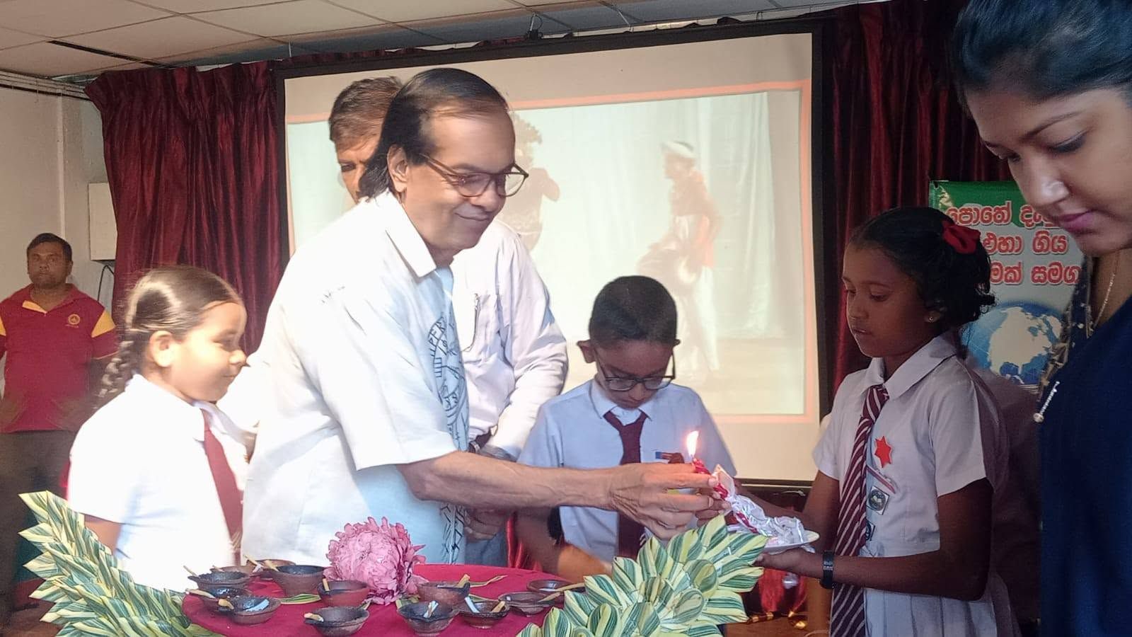 මෙවර ශිෂ්‍යත්ව විභාගයට මුහුණ දෙන දූ පුතුන් උදෙසා  සම්මාන ලාභී,ලක්  fm පුංචි අපේ පාසලෙන්, ජාතික රූපවාහිනී නාලිකාවේ,Tv supereme නාලිකාවේ හමු වූ ශිෂ්‍යත්ව දේශක හා ලේඛක පාලිත ද අල්විස් ගුරුපියාණන් විසින් පවත්වනු ලැබූ  සම්මන්ත්‍රණ මාලාව