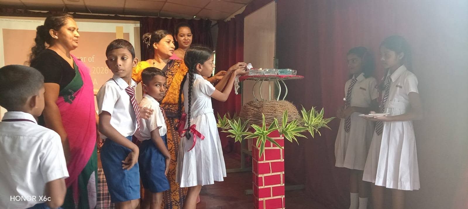 ශිෂ්‍යත්වයට  මුහුණ දෙන දූ පුතුන් වෙනුවෙන් සංවිධානය කළ ඉංග්‍රීසි සම්මන්ත්‍රණ මාලාව